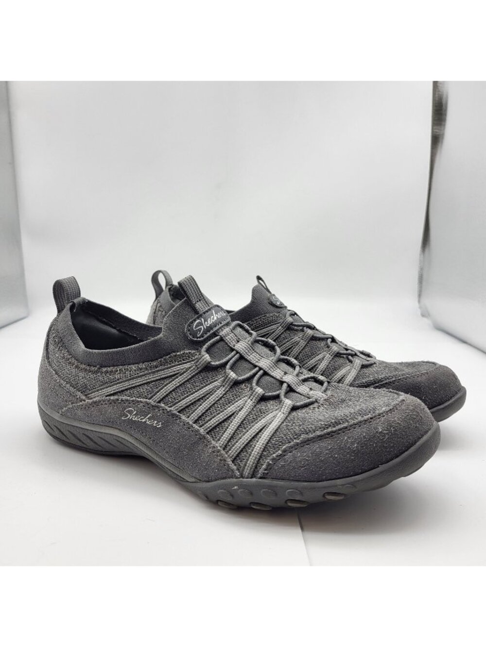 Skechers Breath Easy Her Journey Gray slip on sneaker walking shoe sz 7